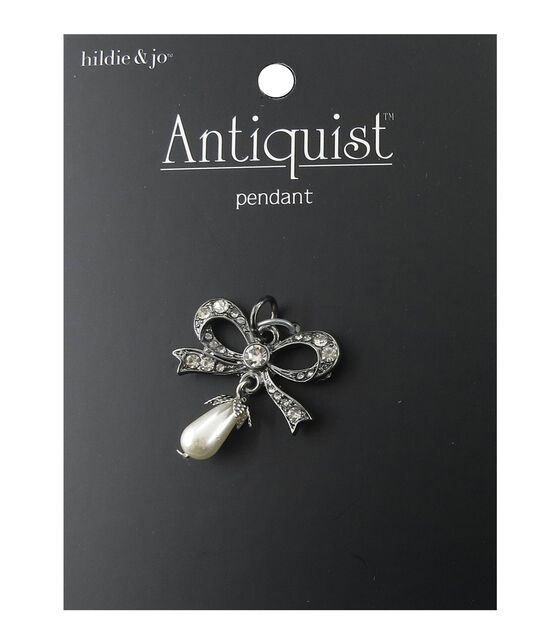 hildie & jo Antiquist Bow Silver Pendant Pearl & Clear Crystals