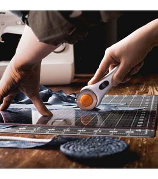 Fiskars Fabric Cutting Set, , hi-res, image 11