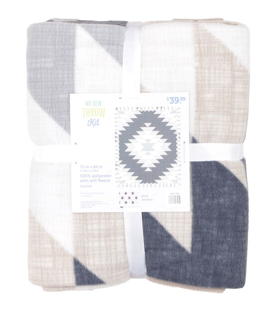 .com: Buckaroo Bandana No-Sew Throw Fleece Fabric Kit (72x60) : Arts,  Crafts & Sewing