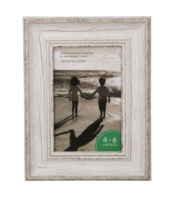 Northlight 4" x 6" White Distressed Vintage Wall Tabletop Picture Frame