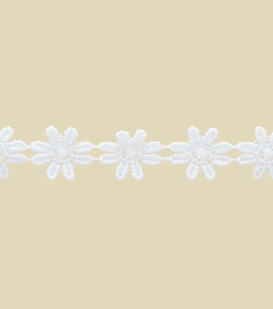 Simplicity Daisy Chain Apparel Trim 0.5''x6' White