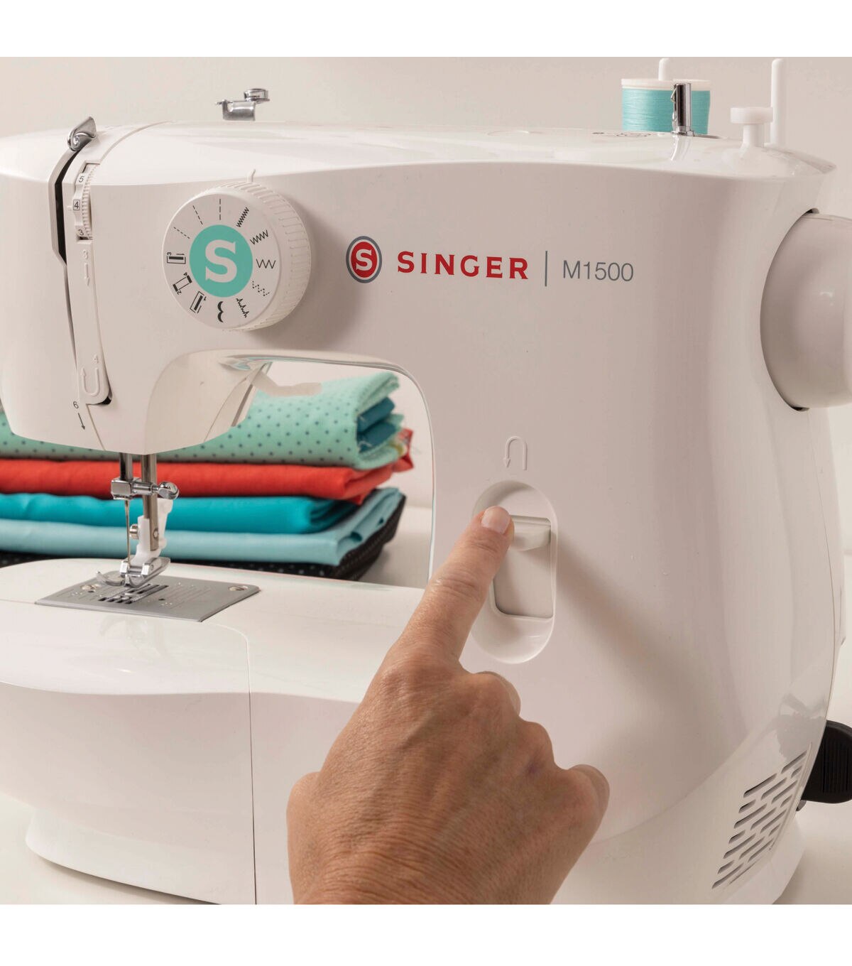 Singer M1605: UAE's Lightweight and User-Friendly Domestic Sewing