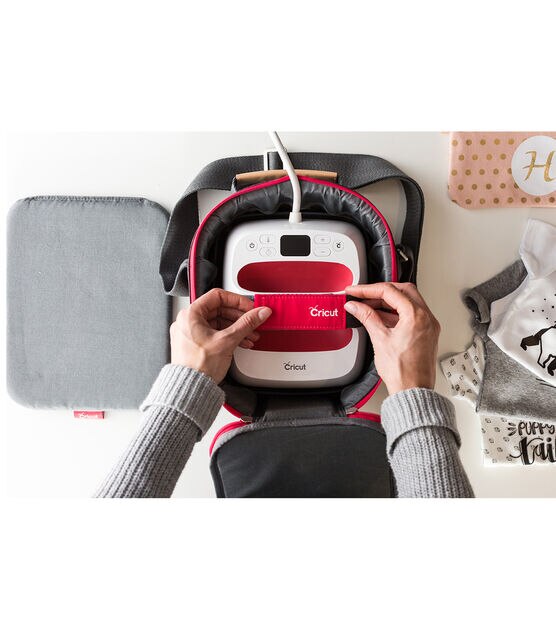Handbag Personalization With Cricut's New EasyPress Mini - Organized-ish