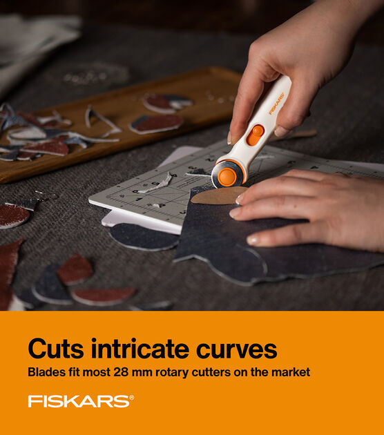 Fiskars 2pk Straight Rotary Blades 28 mm, , hi-res, image 4