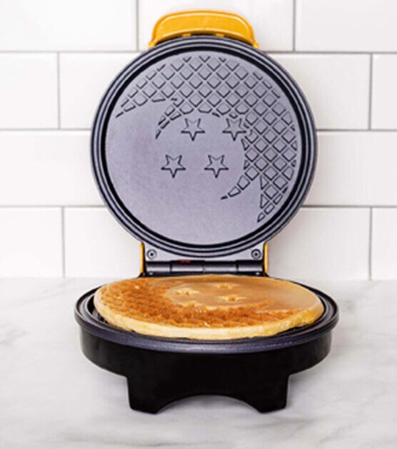 Uncanny Brands Dragon Ball Z Waffle Maker, , hi-res, image 9