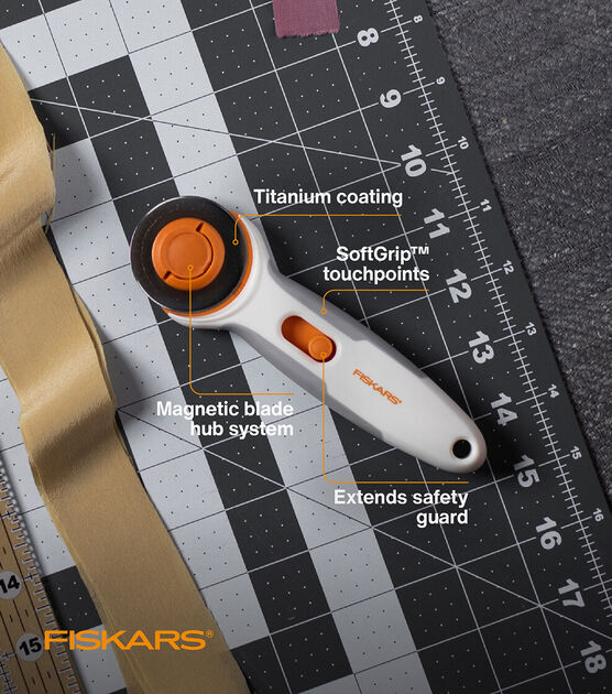 Fiskars 45mm EasyChange Rotary Cutter for Fabric - Titanium Rotary