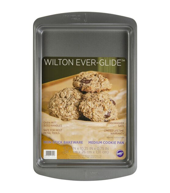 Wilton Non-Stick Medium Cookie Sheet, (15.25 x 10.25)