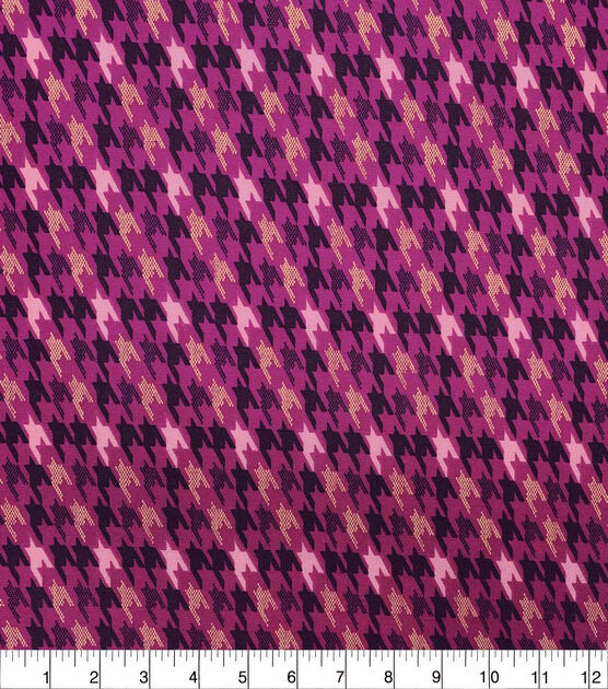 Houndstooth on Baton Rouge Quilt Cotton Fabric by Quilter's Showcase