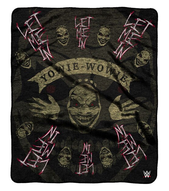 Uncanny Brands WWE Bray Wyatt "The Fiend" 60” x 80” Plush Blanket