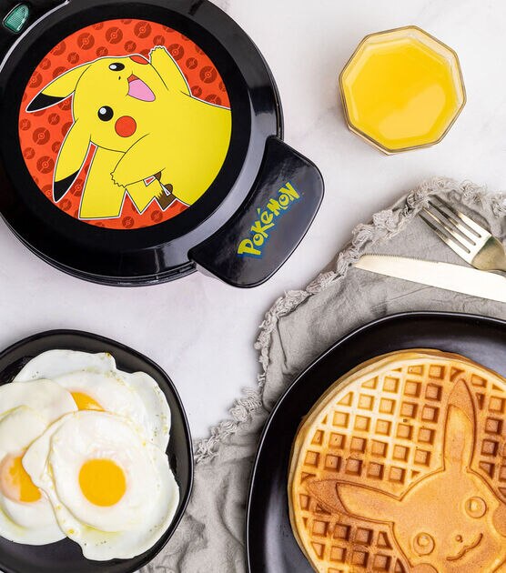 Uncanny Brands Pokémon Pikachu Waffle Maker, , hi-res, image 6