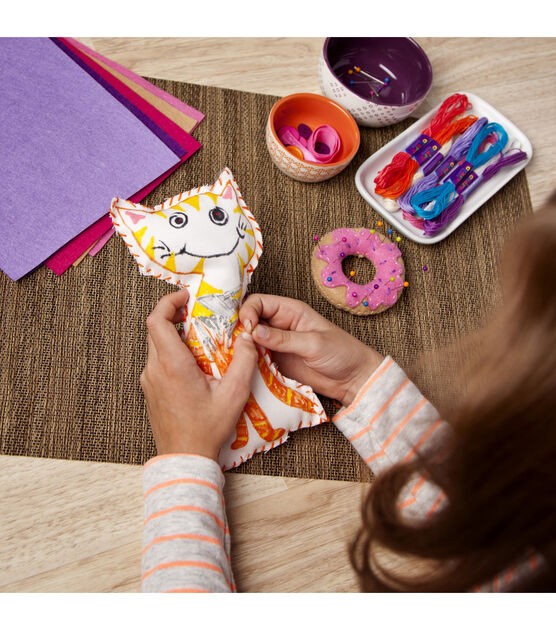 Craft-tastic Learn to Sew Craft Kit