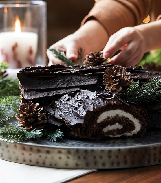 Holiday Log Cake with Floral