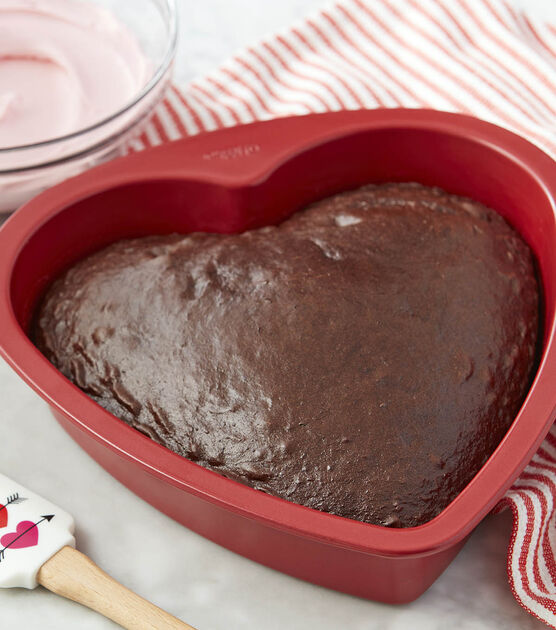 Shaggy Heart Valentine's Day Cake, image 4