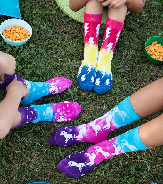 How To Make Crazy Kids Tie-Dye Socks Online