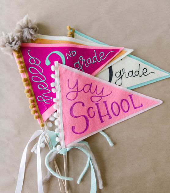 How To Make Back to School Pennants with Puff Paint Online
