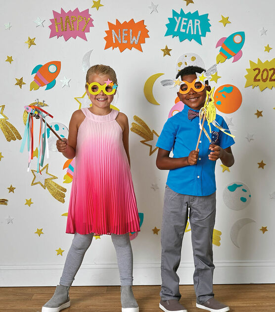 Kids' New Years Eve Party Decor and Accessories