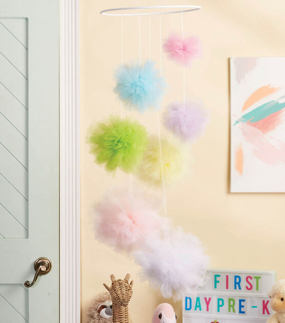 Tulle Pom Pom Moblie