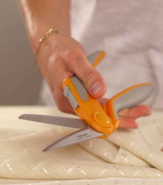 Fiskars RazorEdge Tabletop Fabric Shears Video, image 1