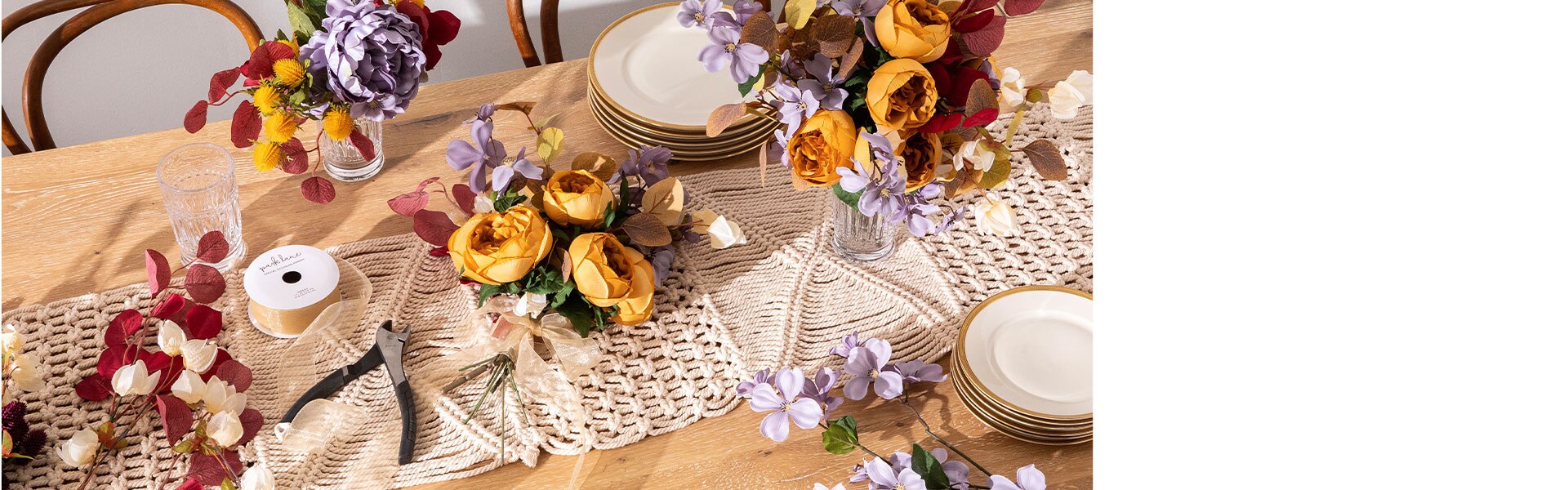 We have all the wedding essentials you need to decorate your wedding table or create a center piece.